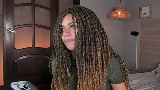 nayah   online show from 04-27-26, 07:45