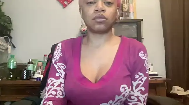 Snapshot of MommyConfident chatting on 03-19-25, 06:44 MommyConfident online show from 03-19-25, 06:44