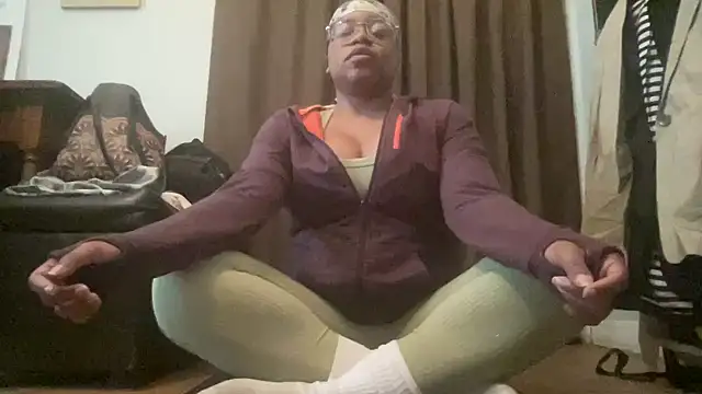 Snapshot of MommyConfident chatting on 04-20-26, 05:05 MommyConfident online show from 04-20-26, 05:05