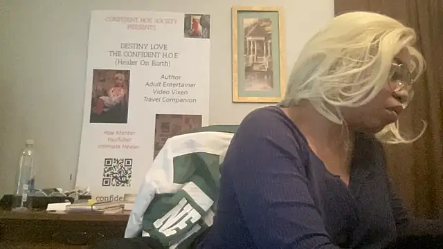 Snapshot of MommyConfident chatting on 04-25-26, 06:16 MommyConfident online show from 04-25-26, 06:16