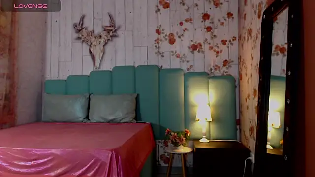 Alison Simmons online show from 12-14-24, 03:58