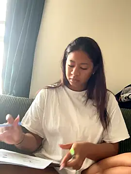 VanessaBling online show from 11-14-25, 04:06