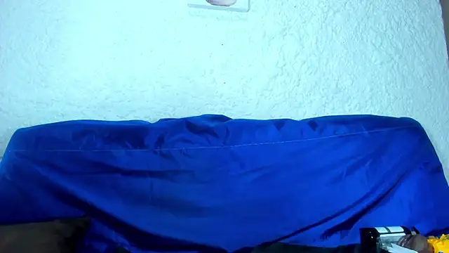 Snapshot of emiily_s chatting on 03-20-25, 12:11 emiily s online show from 03-20-25, 12:11