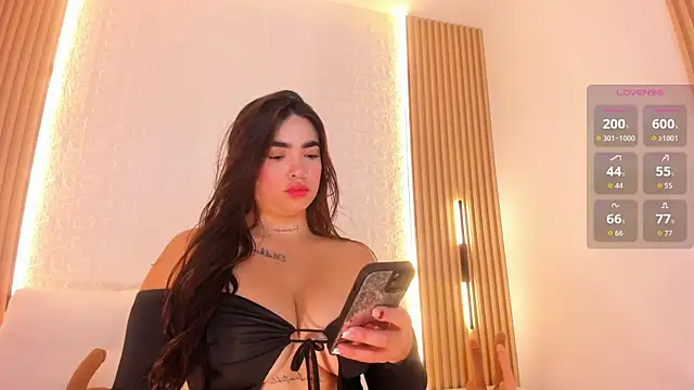 Snapshot of alyssa_vargas chatting on 02-26-26, 06:23 alyssa vargas online show from 02-26-26, 06:23