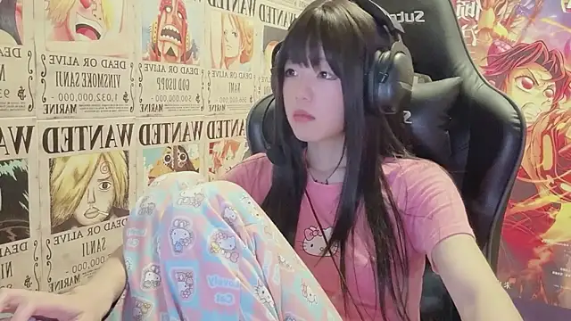 SNAKEgirlQAQ online show from 06-01-26, 04:41