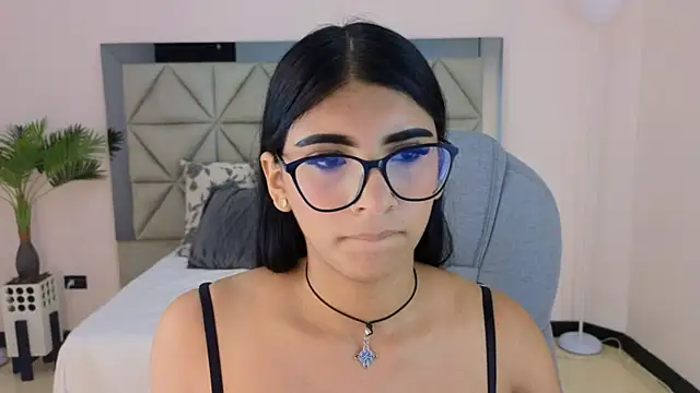 Snapshot of maiaa_ruiz chatting on 11-18-25, 02:43 maiaa ruiz online show from 11-18-25, 02:43