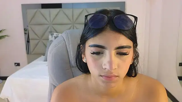 Snapshot of maiaa_ruiz chatting on 02-12-26, 02:45 maiaa ruiz online show from 02-12-26, 02:45