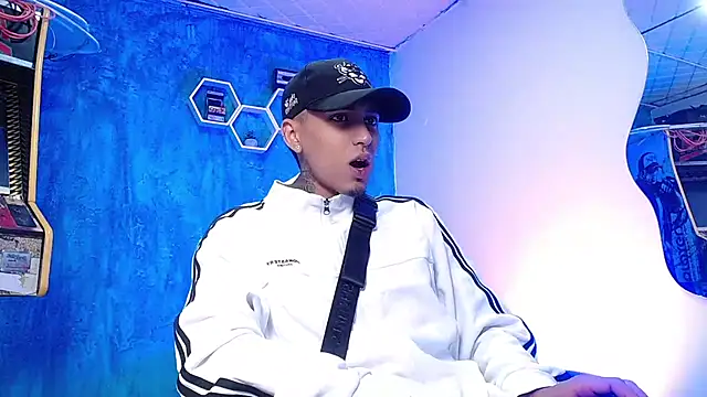 Liam lee online show from 12-12-24, 12:22