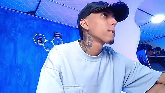 Liam lee online show from 02-18-25, 04:16