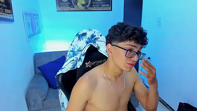 TylerWhite  online show from 02-19-25, 06:33