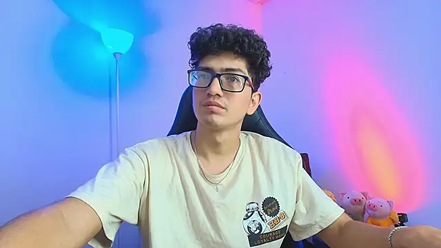 TylerWhite  online show from 01-06-26, 03:32