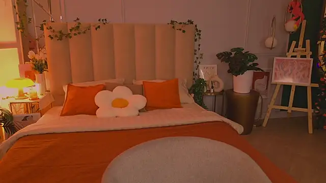 Snapshot of Meow_Nancy chatting on 05-04-26, 05:14 Meow Nancy online show from 05-04-26, 05:14