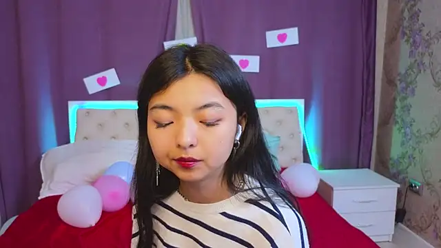 Shy Kira online show from 02-10-25, 03:53