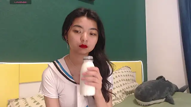 Snapshot of Shy_Kira chatting on 06-12-26, 08:46 Shy Kira online show from 06-12-26, 08:46