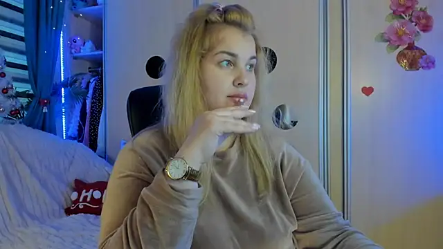 CoraSwon online show from 01-06-26, 01:26