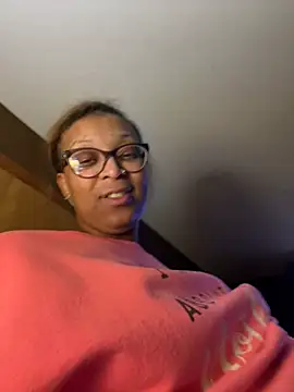 Snapshot of KLoveeee chatting on 01-28-25, 05:43 KLoveeee online show from 01-28-25, 05:43