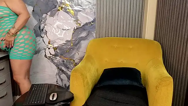 GianellaCox  online show from 03-06-26, 10:01