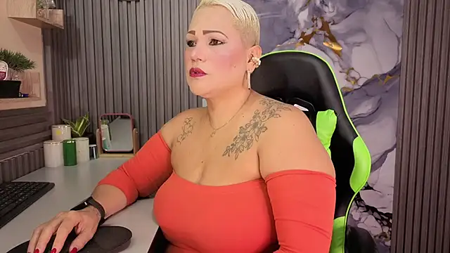 GianellaCox  online show from 07-18-26, 12:09