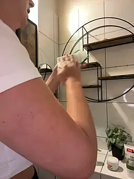 Snapshot of Off__Melonenmandy chatting on 11-25-25, 03:56 Off Melonenmandy online show from 11-25-25, 03:56