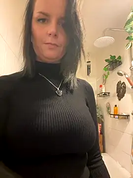 Snapshot of Off__Melonenmandy chatting on 11-28-25, 07:38 Off Melonenmandy online show from 11-28-25, 07:38