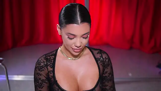 Snapshot of NatyDesiree chatting on 01-07-25, 10:19 NatyDesiree online show from 01-07-25, 10:19