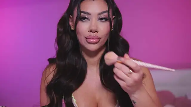 Snapshot of NatyDesiree chatting on 02-09-25, 01:33 NatyDesiree online show from 02-09-25, 01:33