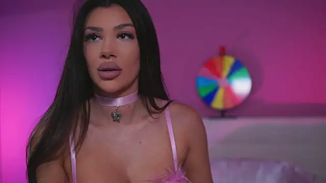 Snapshot of NatyDesiree chatting on 02-13-25, 07:42 NatyDesiree online show from 02-13-25, 07:42