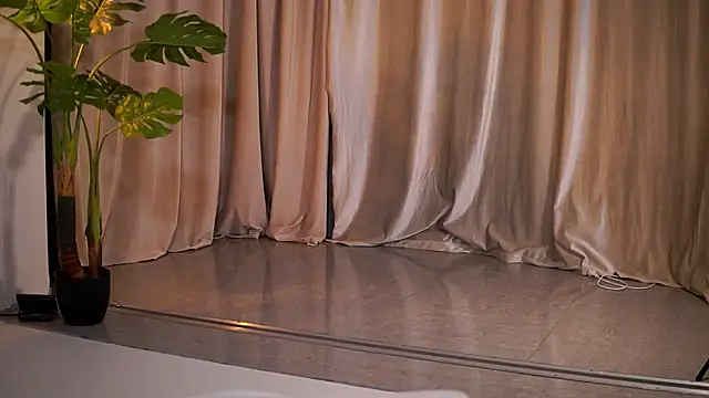 NatyDesiree online show from 07-24-26, 07:34