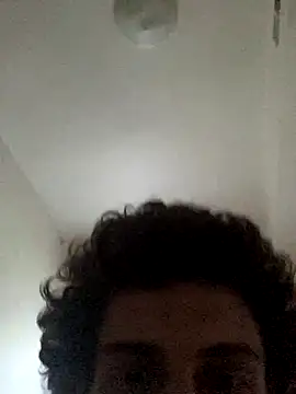 Snapshot of pantslesstraveler_plt chatting on 10-03-25, 10:51 pantslesstraveler plt online show from 10-03-25, 10:51