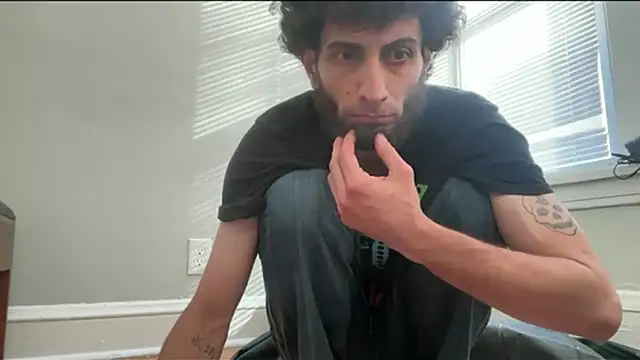 Snapshot of pantslesstraveler_plt chatting on 10-08-25, 02:04 pantslesstraveler plt online show from 10-08-25, 02:04