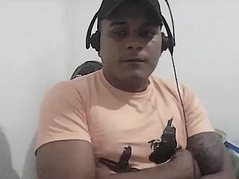 SaucyAffair0 online show from 01-05-25, 12:09