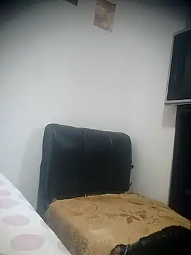 SaucyAffair0 online show from 04-04-26, 08:50