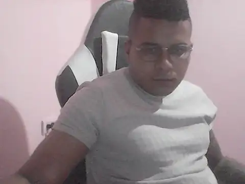 SaucyAffair0 online show from 06-28-26, 05:52