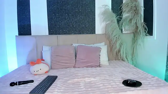 Alaia Manson online show from 02-03-26, 07:52