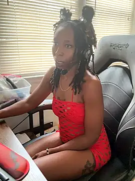 Snapshot of LeyaHoneybuns chatting on 09-30-25, 03:17 LeyaHoneybuns online show from 09-30-25, 03:17