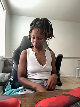 Snapshot of LeyaHoneybuns chatting on 11-04-25, 05:23 LeyaHoneybuns online show from 11-04-25, 05:23