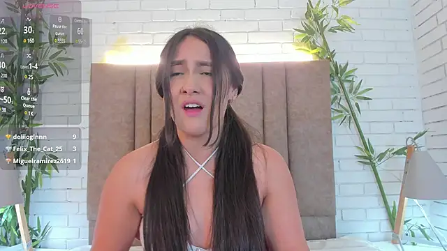 paulina sweett  online show from 02-12-25, 03:38