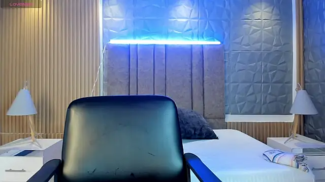 paulina sweett  online show from 11-21-25, 12:04