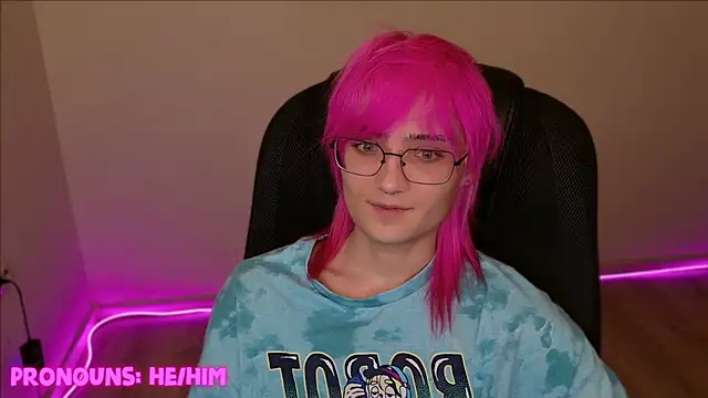 Snapshot of CuteYukiKun chatting on 12-20-24, 08:23 CuteYukiKun online show from 12-20-24, 08:23