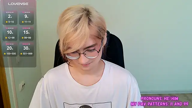 Snapshot of CuteYukiKun chatting on 10-03-25, 08:22 CuteYukiKun online show from 10-03-25, 08:22