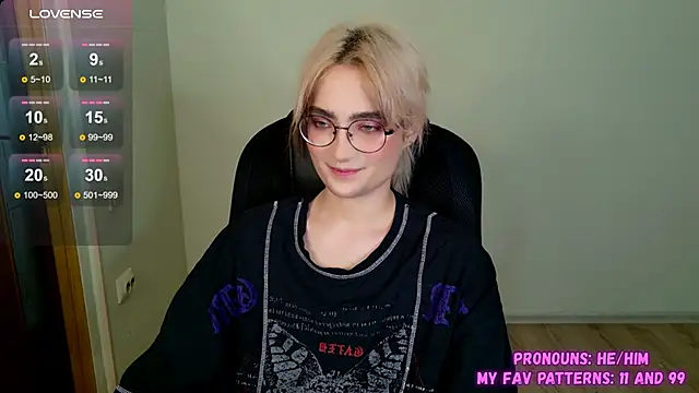 Snapshot of CuteYukiKun chatting on 10-06-25, 01:14 CuteYukiKun online show from 10-06-25, 01:14