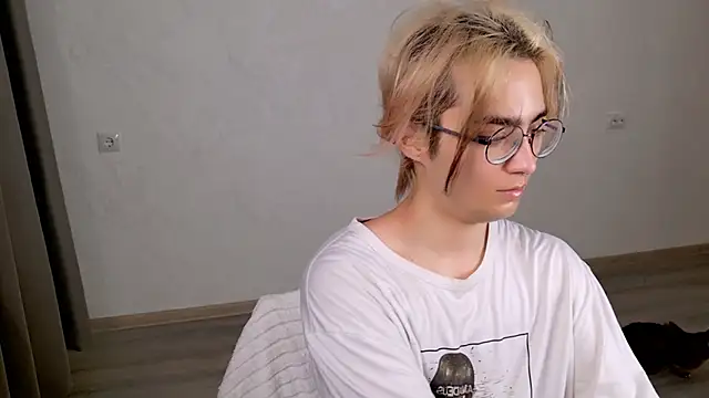 Snapshot of CuteYukiKun chatting on 10-25-25, 03:25 CuteYukiKun online show from 10-25-25, 03:25