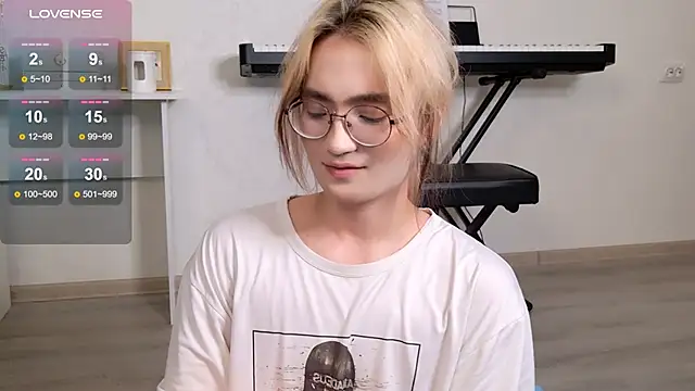 Snapshot of CuteYukiKun chatting on 11-09-25, 09:02 CuteYukiKun online show from 11-09-25, 09:02