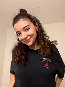 Snapshot of uniquerossie chatting on 11-30-25, 09:13 uniquerossie online show from 11-30-25, 09:13