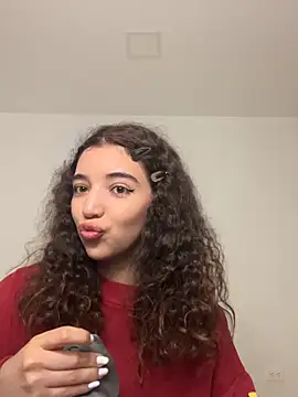 Snapshot of uniquerossie chatting on 12-05-25, 08:01 uniquerossie online show from 12-05-25, 08:01