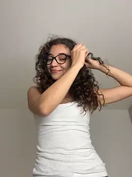 Snapshot of uniquerossie chatting on 12-15-25, 08:07 uniquerossie online show from 12-15-25, 08:07