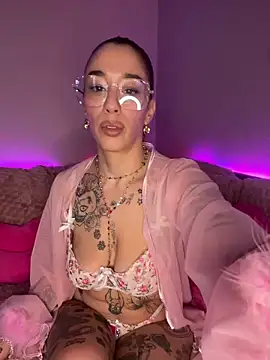 Snapshot of Chachou000 chatting on 02-10-25, 09:25 Chachou000 online show from 02-10-25, 09:25