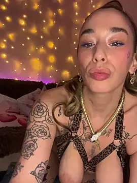 Snapshot of Chachou000 chatting on 03-05-25, 06:34 Chachou000 online show from 03-05-25, 06:34