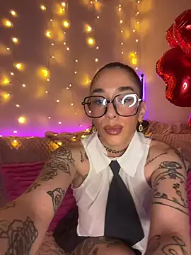 Snapshot of Chachou000 chatting on 03-06-25, 06:48 Chachou000 online show from 03-06-25, 06:48