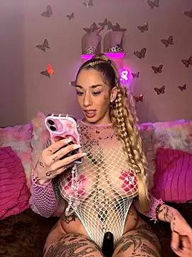 Snapshot of Chachou000 chatting on 09-20-25, 08:10 Chachou000 online show from 09-20-25, 08:10